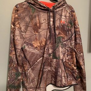 Under Armour Women’s Size Large Hot Pink Icon Realtree Camo Hoodie